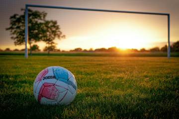 经纪人：胡桑诺夫曾拒绝前往俄超，登陆五大联赛才是首要目标｜悟空体育（配图示意）